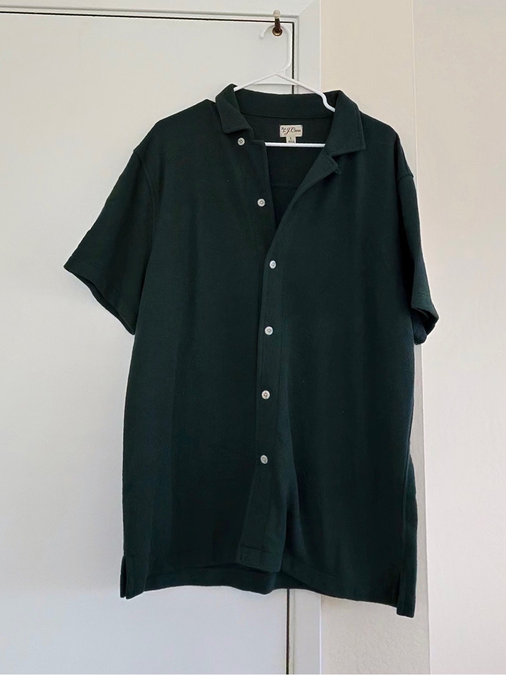 J. Crew Men's Deep Forest Green Short-Sleeve Button-Down Shirt
